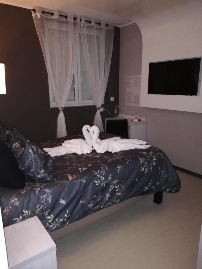 Hotel Le Patio Millau Zewnętrze zdjęcie