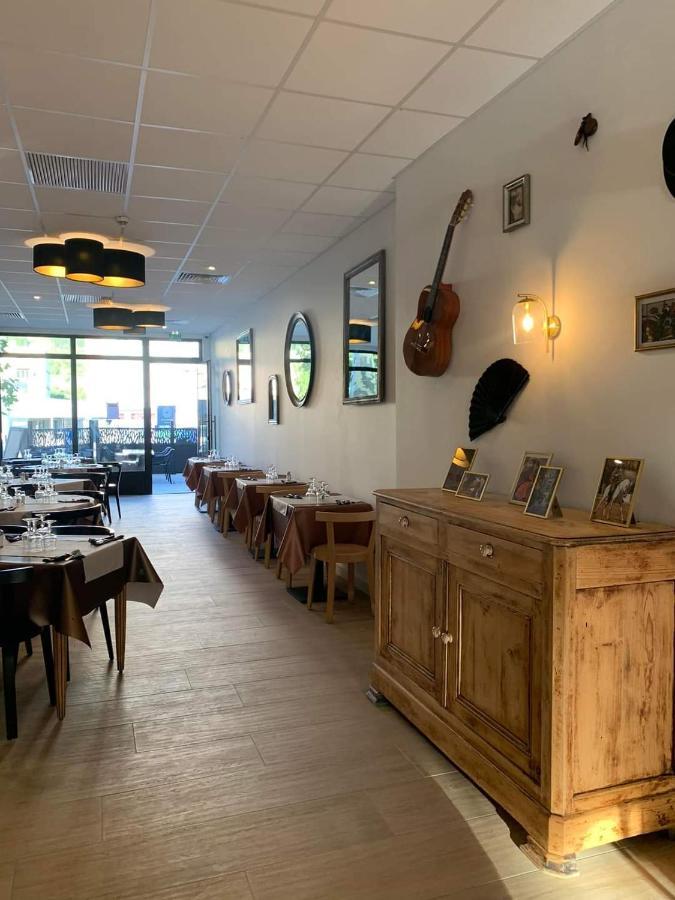 Hotel Le Patio Millau Zewnętrze zdjęcie