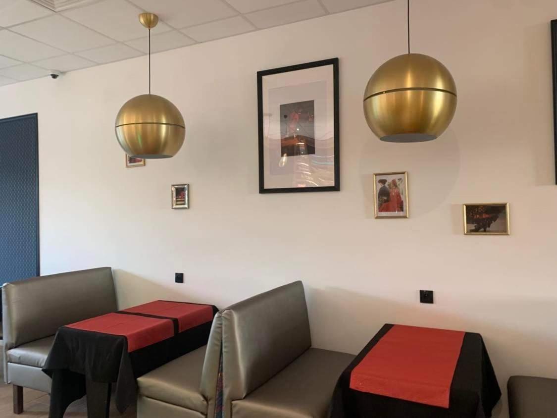 Hotel Le Patio Millau Zewnętrze zdjęcie