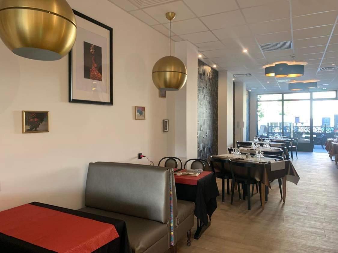 Hotel Le Patio Millau Zewnętrze zdjęcie