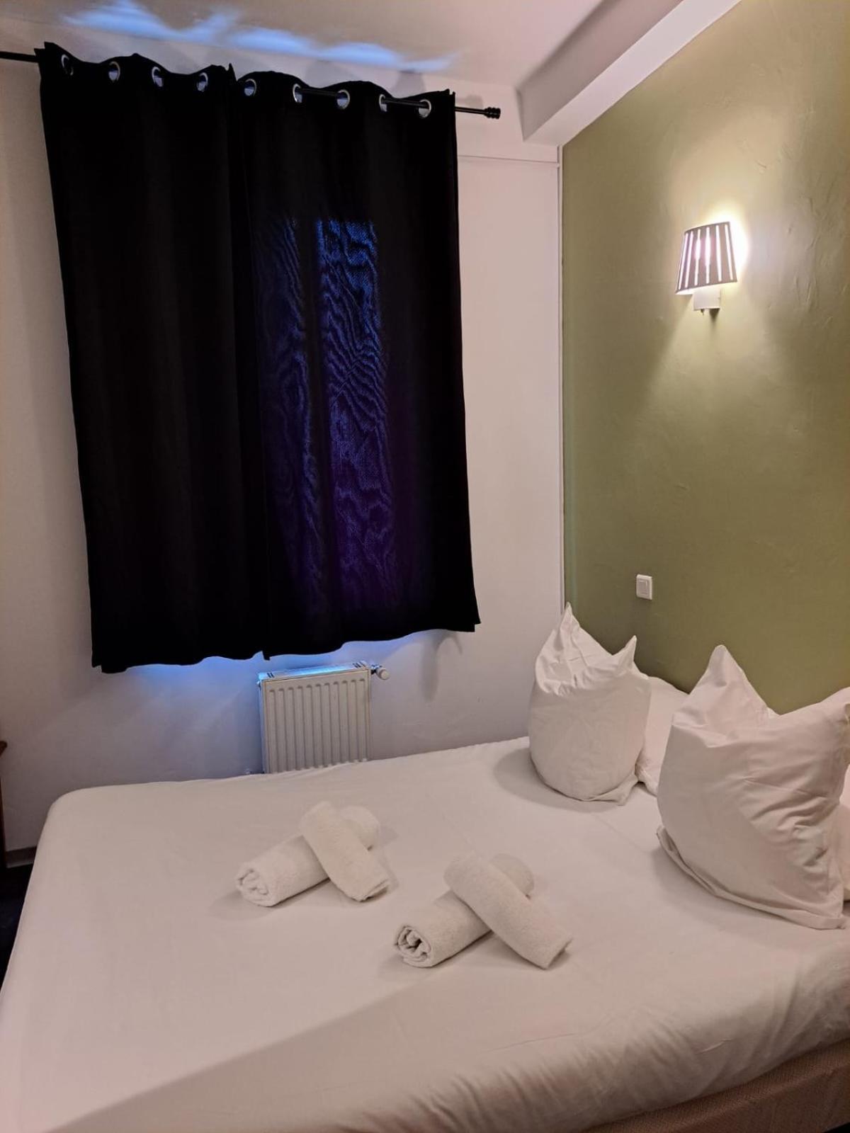 Hotel Le Patio Millau Zewnętrze zdjęcie