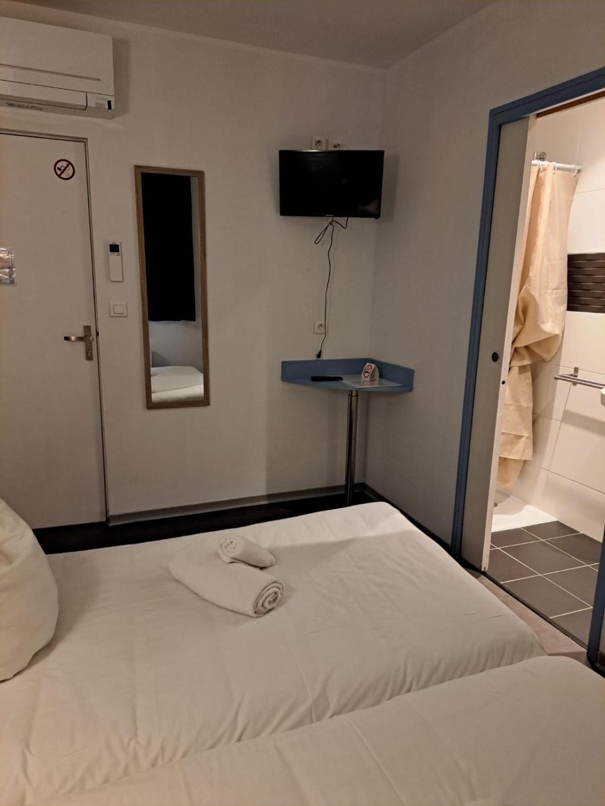 Hotel Le Patio Millau Zewnętrze zdjęcie