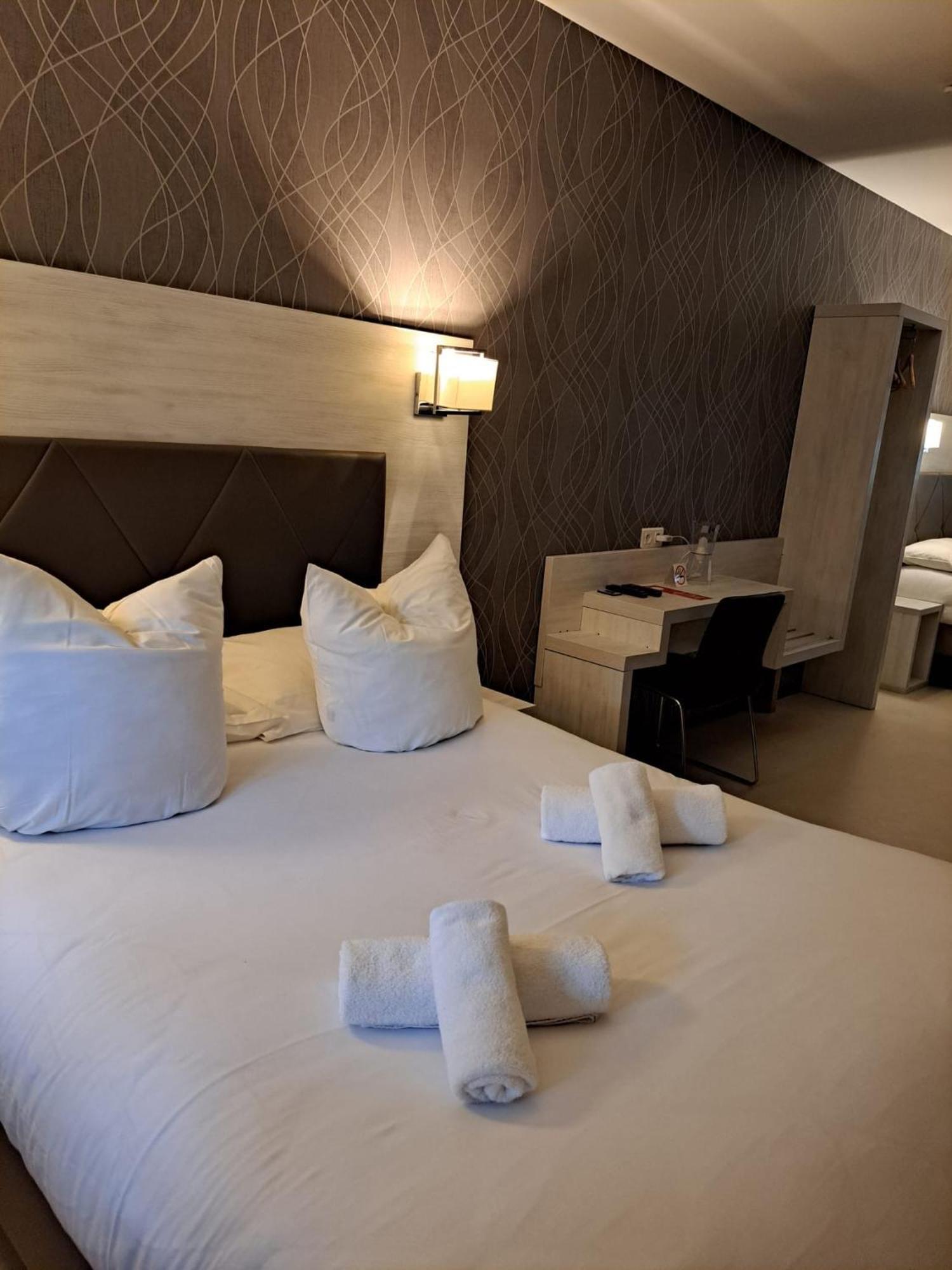 Hotel Le Patio Millau Zewnętrze zdjęcie