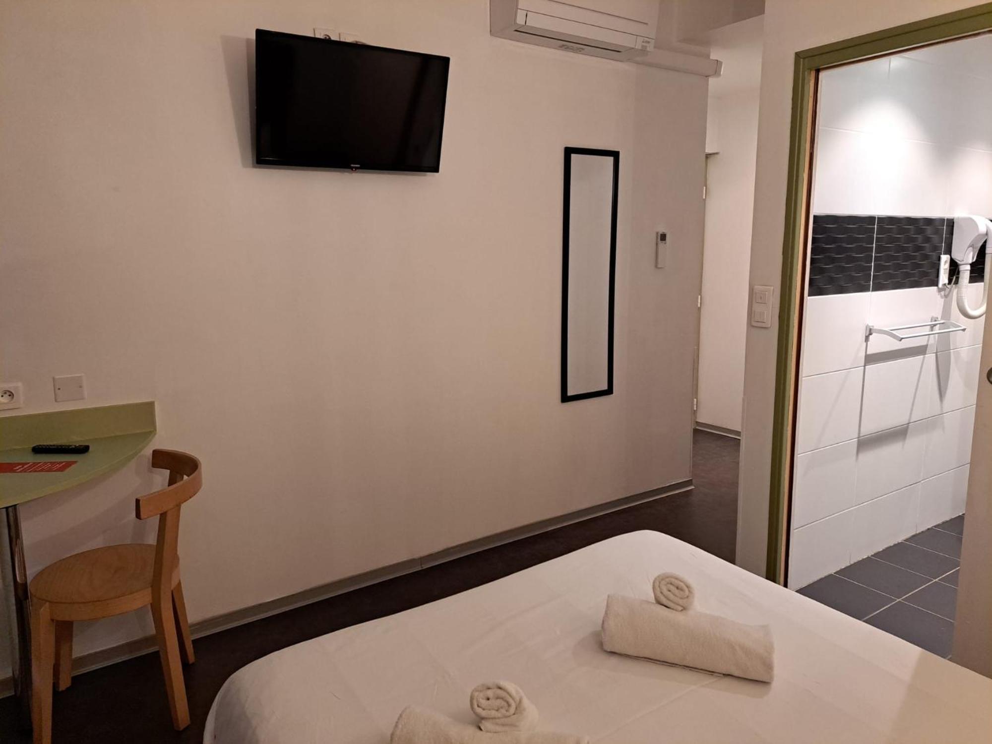 Hotel Le Patio Millau Zewnętrze zdjęcie