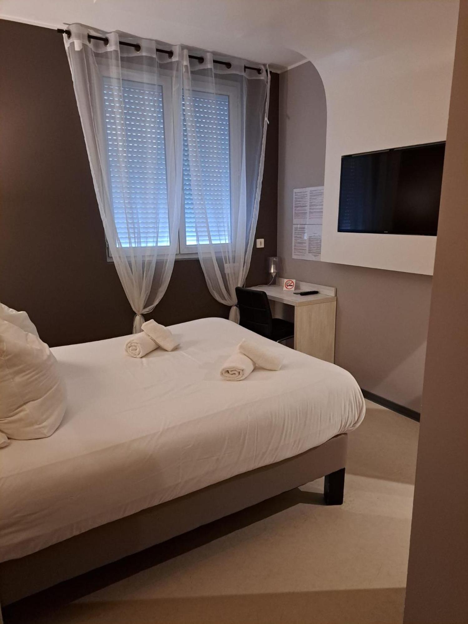 Hotel Le Patio Millau Zewnętrze zdjęcie