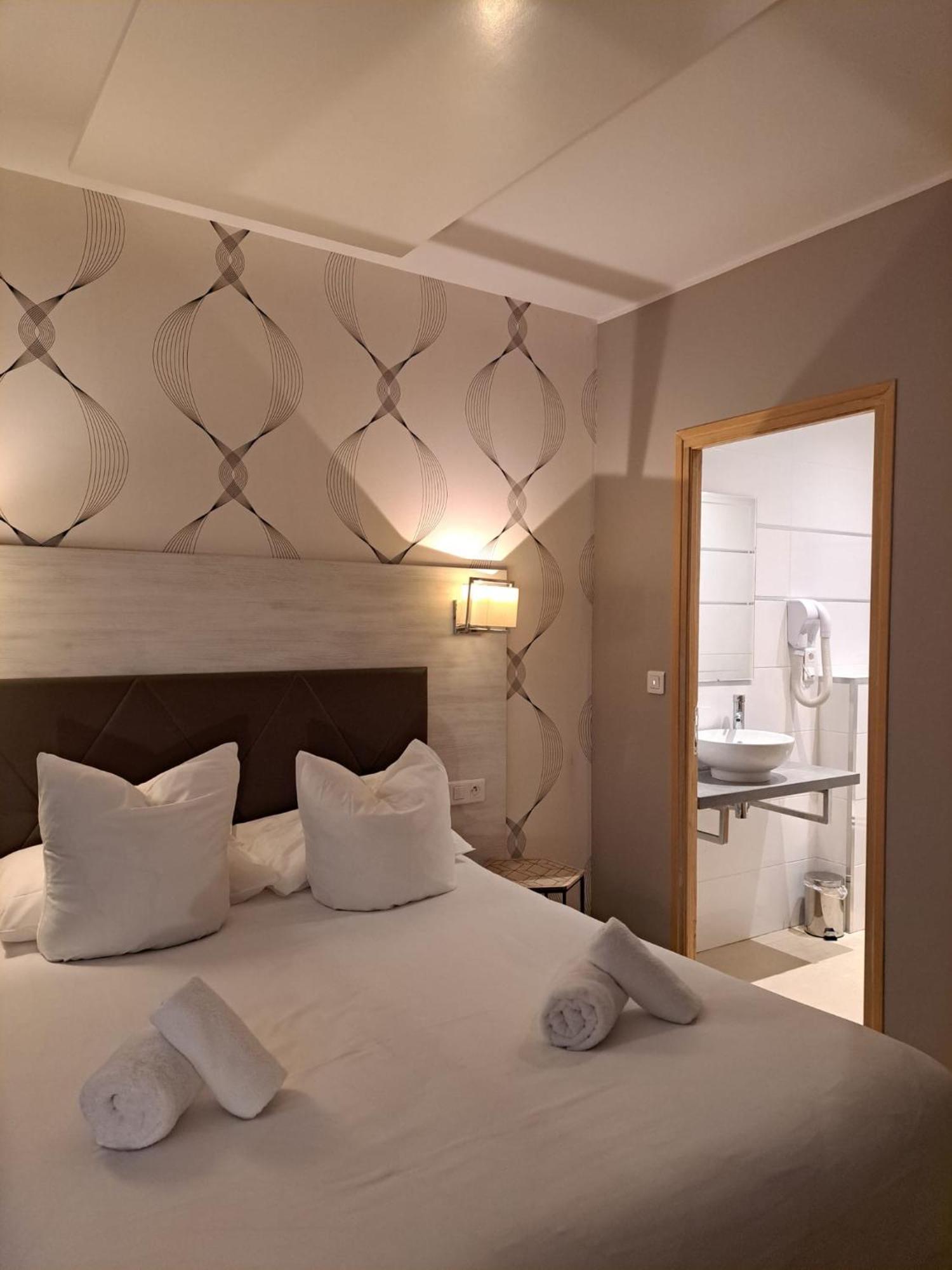 Hotel Le Patio Millau Zewnętrze zdjęcie