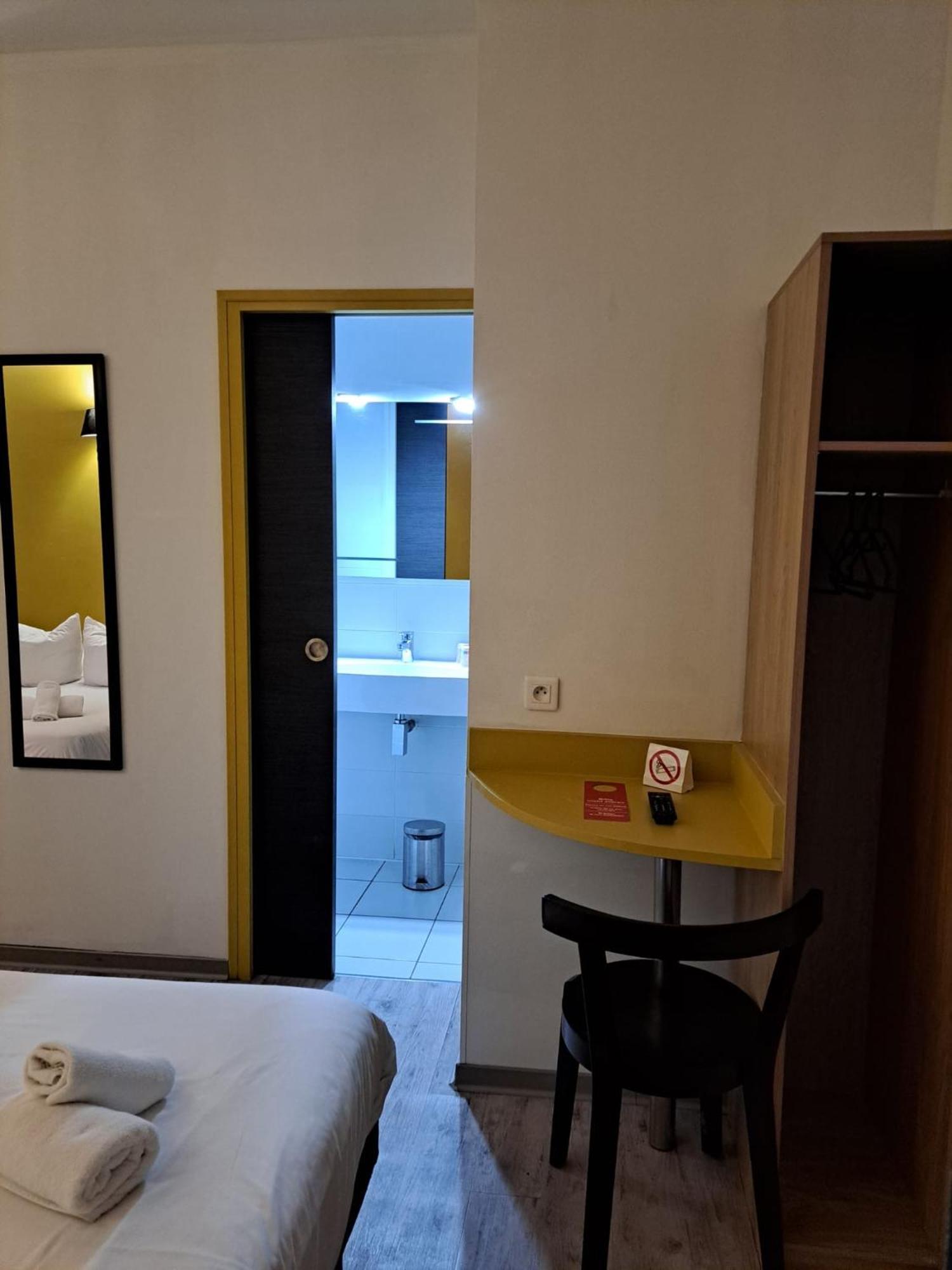 Hotel Le Patio Millau Zewnętrze zdjęcie
